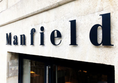 manfiel enseigne lettrage découpé Manfield - Bordeaux l'atelier enseignes